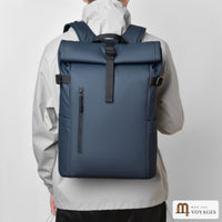 Sac à dos Citadin bleu marine porté au dos