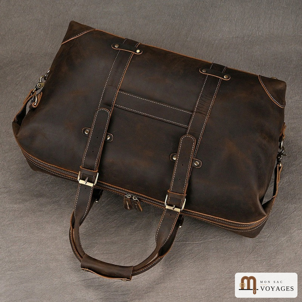 Sac week-end cuir marron foncé vu du dessus